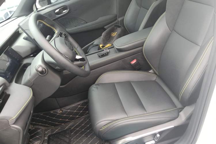 Used Lynk & Co 06 2025 Renew 1.5T Halo Left Front Seat