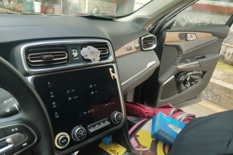 Used Lynk & Co 01 2017 2.0T Two-Wheel Drive Pro Edition Audio And AC Panel