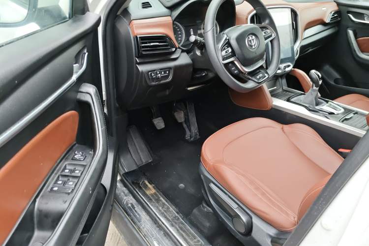 Used Brilliance V6 2018 1.5T Manual Luxury Model Driver Seat