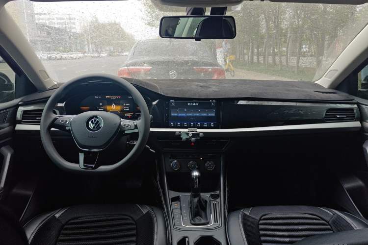 Used Volkswagen Lavida 2021 280TSI DSG Comfort Edition Center Console