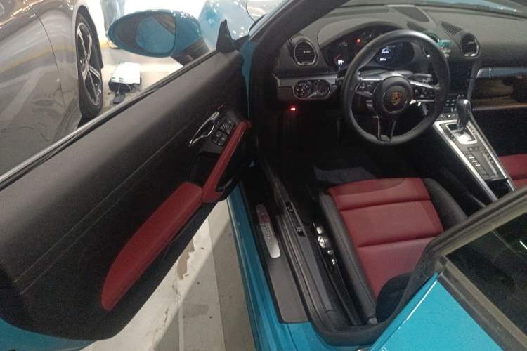 Used Porsche 718 2020 Cayman 2.0T
