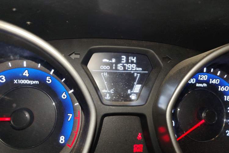 Used Hyundai Elantra (5th Generation / Langdong) 2015 1.6L Manual Fashion Edition