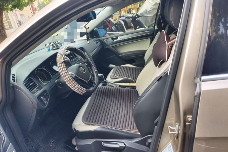 Used Volkswagen Golf 2017 230TSI Automatic Luxury Million-Vehicle Commemorative Edition Left Front Seat