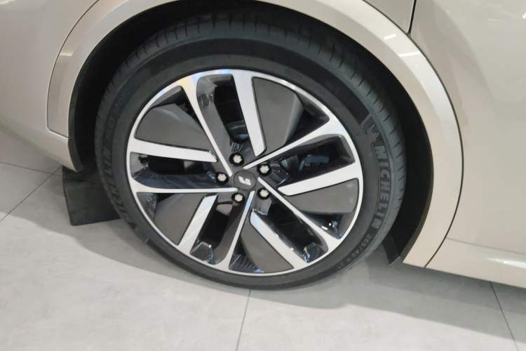 Used Li Auto L9 2022 Max model Exterior 5