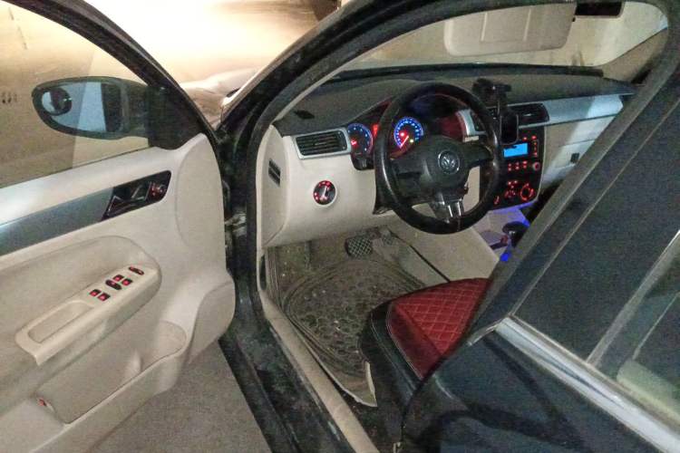 Used Volkswagen Bora 2012 1.6L Automatic Fashion Value Edition Driver Seat