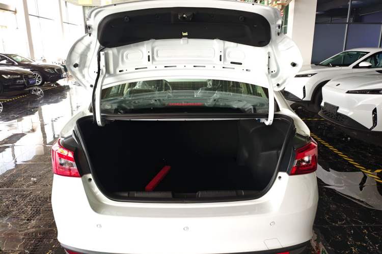 Used Chery New Energy Arrizo e 2024 405km Travel Edition Trunk