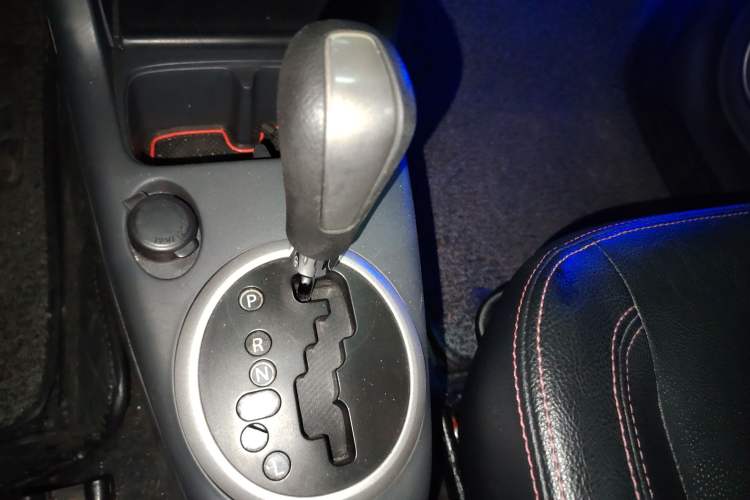 Used Suzuki Swift 2013 1.5L Automatic 20th Anniversary Limited Edition Gear Lever