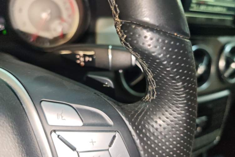 Used Mercedes-Benz GLA 2015 GLA 220 4MATIC Fashion Model
