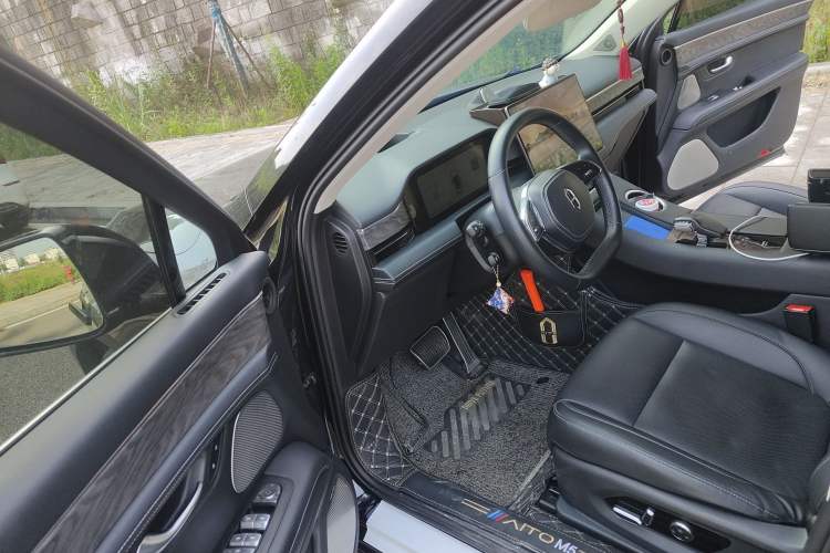 Used Hima AITO M5 2022 Extended-Range Four-Wheel Drive Performance Version Driver Seat