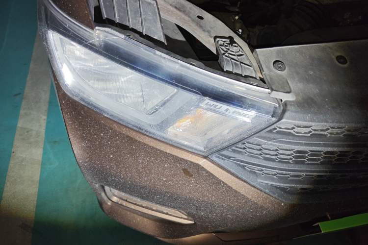 Used Wuling Hongguang 2021 1.5L S Base Version LAR Right Front Headlight