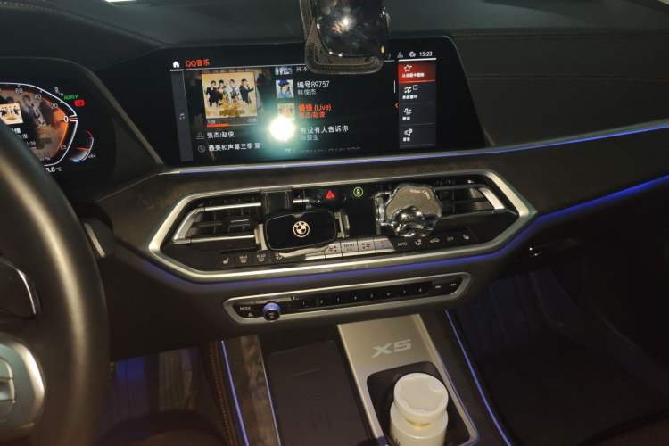 Used BMW X5 2022 Restyled xDrive 30Li Luxury Version M Sport Package Audio And AC Panel