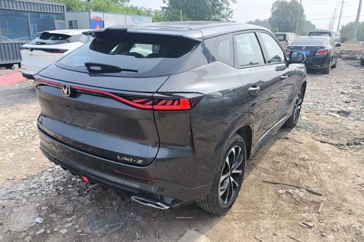 Used CHANGAN UNI-Z New Energy 2024 Blue Whale Smart Electric iDD 125km Excellence Model Rear Right 45 Deg