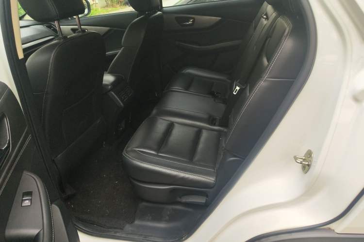 Used Dongfeng Fengon S560 2018 1.8L Manual Urban Model 7 Seats