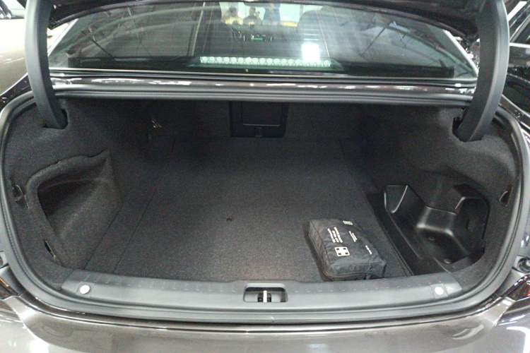 Used Volvo S90 New Energy 2023 T8 Plug-in Hybrid All-Wheel Drive Long-Range Zhiyi Luxury Edition