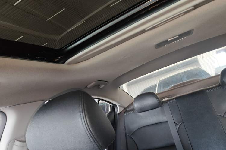 Used Hyundai Elantra (6th Generation / Lingdong) 2016 1.6L Automatic ZhiXuan – Elite Version