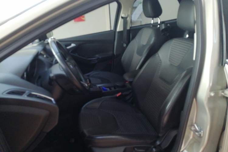 Used Ford Focus 2015 Hatchback EcoBoost 125 Automatic Supreme Style Edition