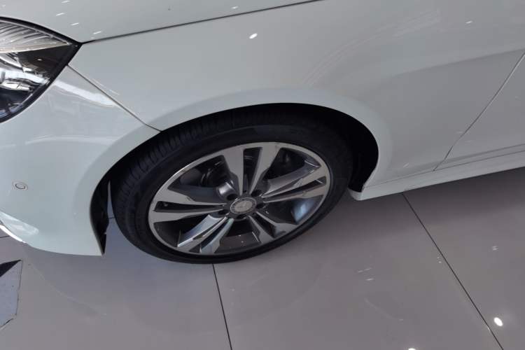 Used Mercedes-Benz E-Class 2015 Facelift E 200 L Sport Edition