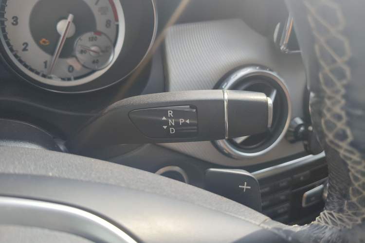 Used Mercedes-Benz GLA 2015 GLA 200 Fashion Model Gear Lever