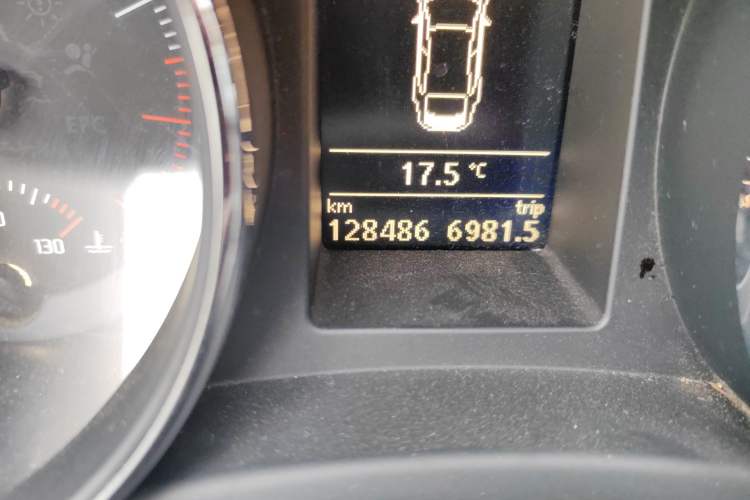 Used Skoda Superb 2009 1.8TSI Automatic Prestige Edition Odometer Close Up