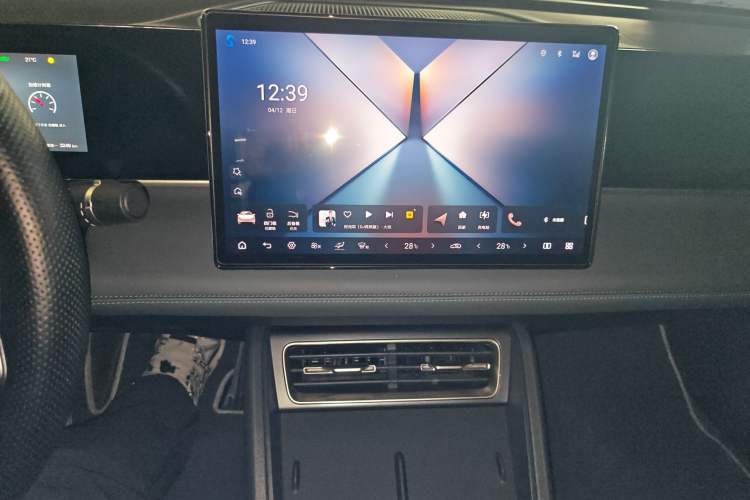 Used BYD Qin L 2025 DM-i Smart Drive 80KM Leading Model Audio And AC Panel