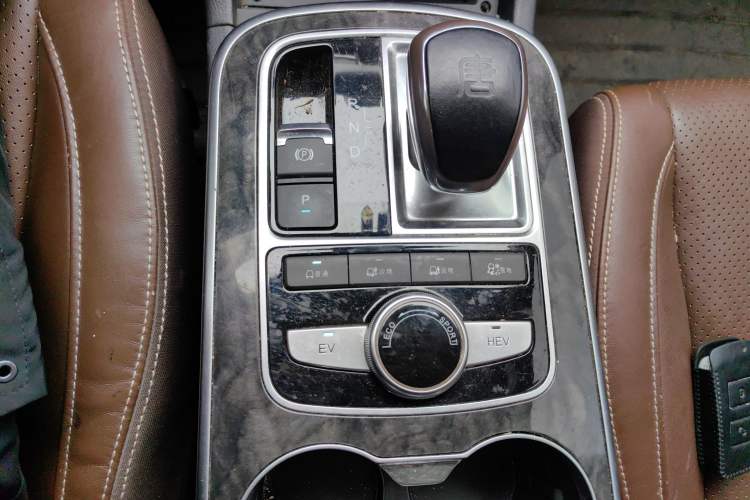 Used BYD Tang New Energy 2015 2.0T Four-Wheel-Drive Flagship Model Gear Lever