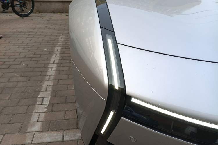 Used XPeng P7 2025 Model—702 Long Range Ultra Right Front Headlight