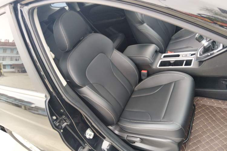 Used Haval M6 2021 PLUS 1.5T Manual Luxury Smart Connectivity Model Right Front Seat