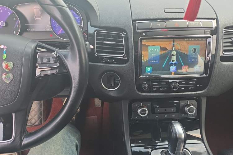 Used Volkswagen Touareg 2017 3.0 TSI Touareg Model Audio And AC Panel