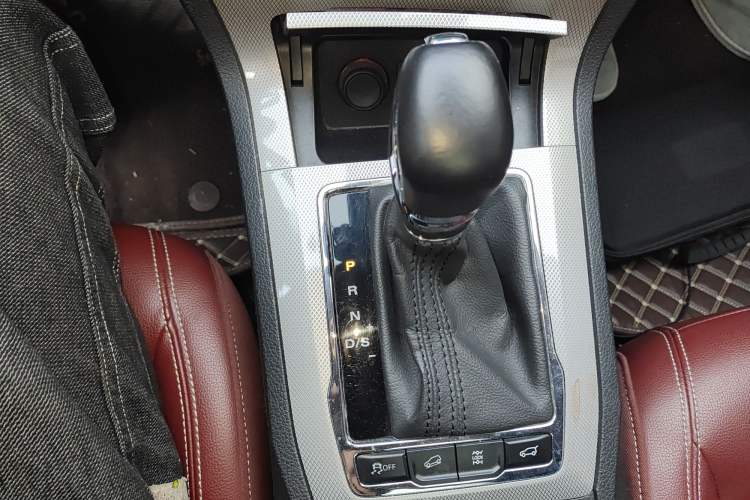 Used Roewe RX5 2016 30T Four-Wheel Drive Automatic Internet Smart Luxury Edition
