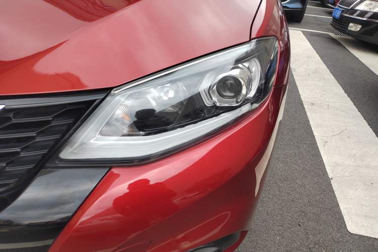 Used Nissan Tiida 2019 1.6L CVT Smart Enjoyment Version China VI Standard
