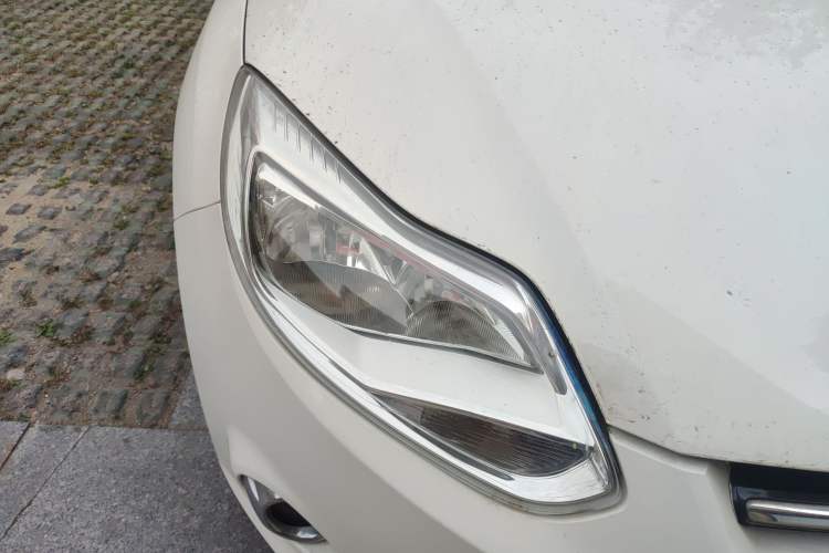 Used Ford Focus 2012 Sedan 1.6L Automatic Prestige Model Right Front Headlight