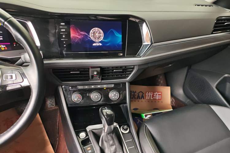 Used Volkswagen Sagitar 2021 280TSI DSG Comfort Connect Edition Audio And AC Panel