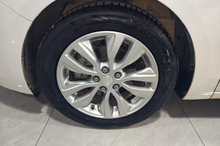 Used Buick GT 2018 15T Dual-Clutch Elite Model China V Standard Left Front Wheel Hub