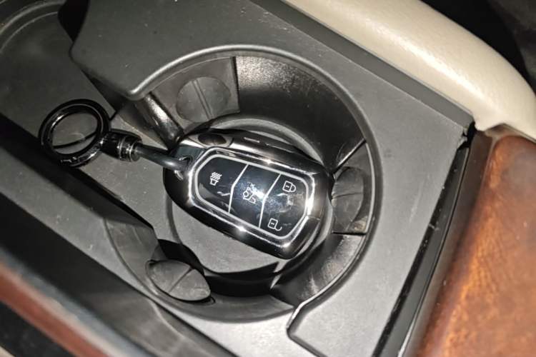 Used Cadillac XTS 2015 28T Comfort Model
