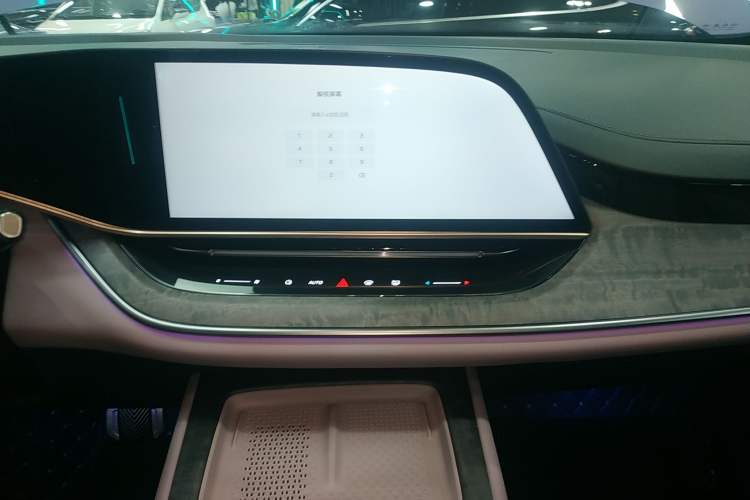 Used Hongqi Tiangong 08 2025 680 Ultra Four-Wheel-Drive Version