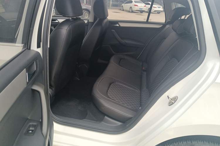 Used Skoda Rapid Spaceback 2019 Revised Version 1.5L Automatic Comfort Edition China VI Standard Left Rear Seat