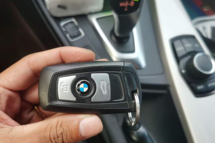 Used BMW 3 Series 2016 320Li Ambition Model
