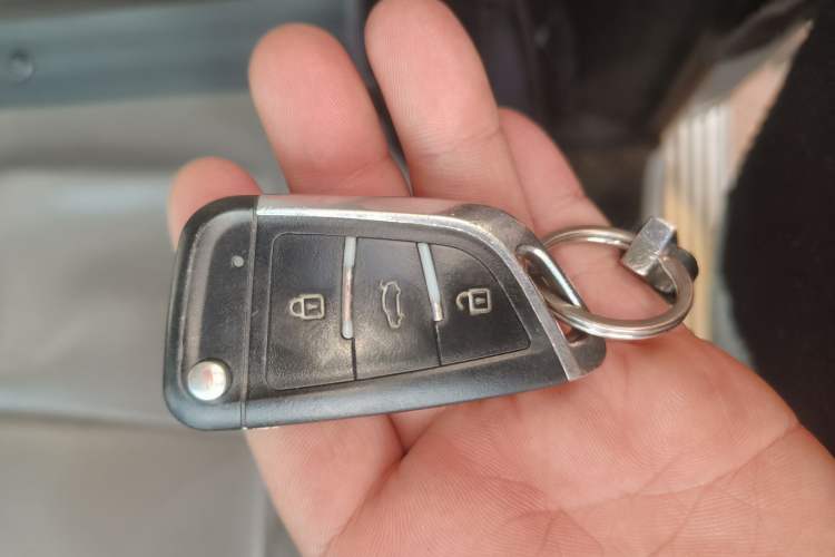 Used Ford Transit 2019 2.0T Diesel Multi-Purpose Commercial Vehicle Short Wheelbase Low Roof 6-Seater China VI Standard