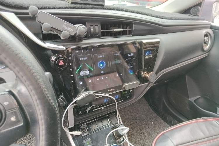 Used Toyota Corolla 2018 Dual-Engine 1.8L E-CVT Smart Edition
