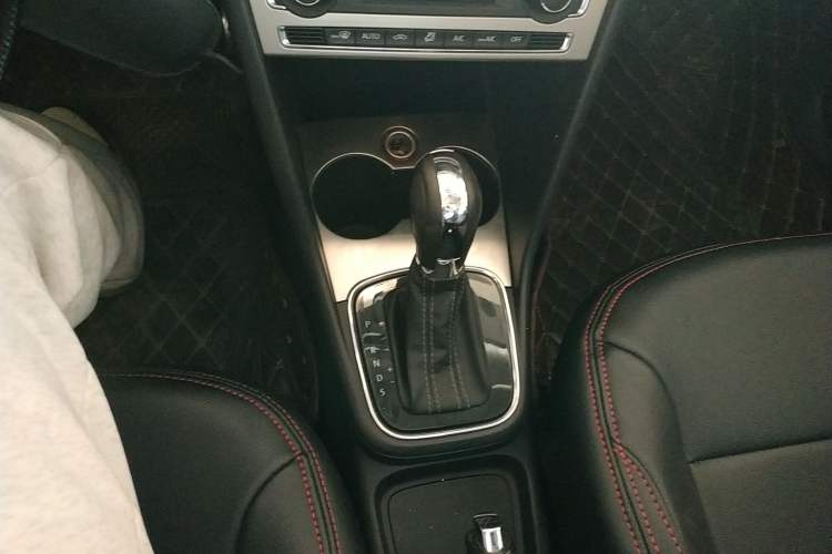 Used Volkswagen Polo 2014 1.6L Cross Polo Automatic