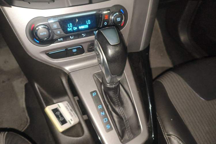 Used Ford Focus 2012 Hatchback 1.6L Automatic Fashion Edition
