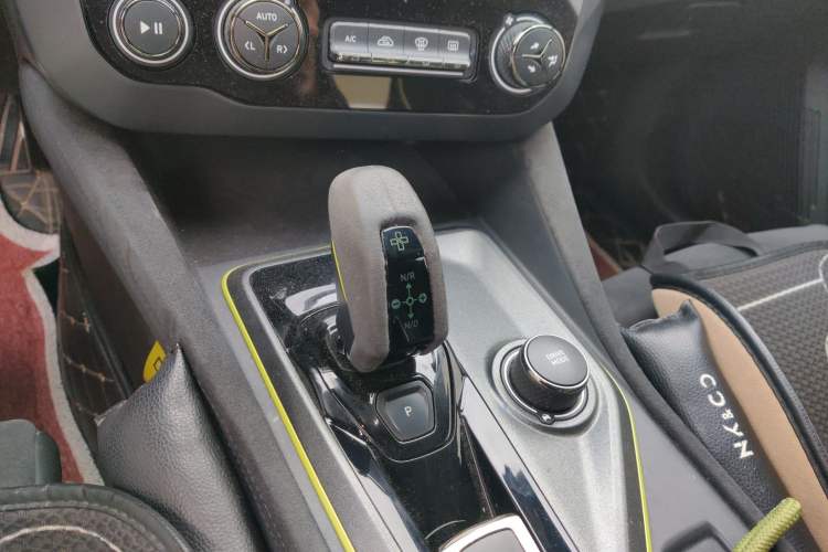 Used Lynk & Co 03 2021 03+ 2.0TD Automatic Wind-Chasing Edition Gear Lever