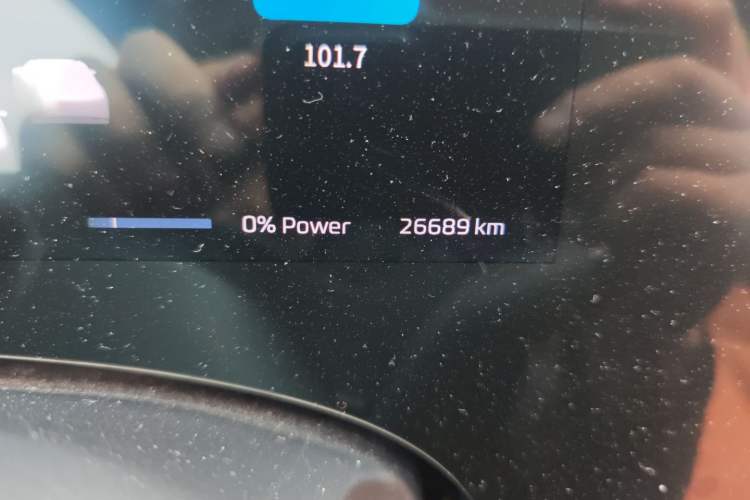 Used Rising R7 2022 High-Performance Advanced Edition Odometer Close Up