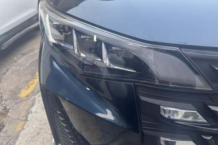 Used GAC Trumpchi M6 2021 270T DCT Luxury Edition (7-seater) Right Front Headlight