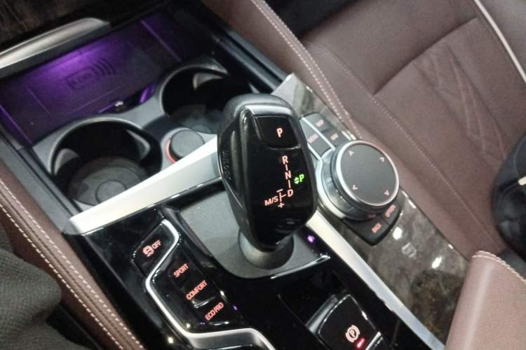 Used BMW 5 Series 2022 Second Facelift 525Li Luxury Package
