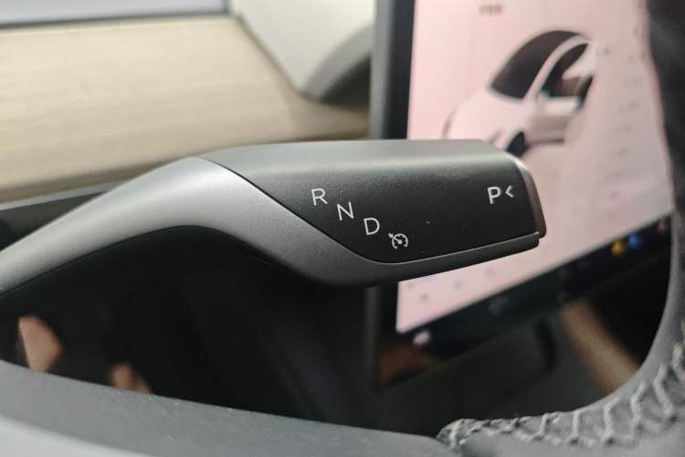 Used Tesla Model Y 2022 Long-Range All-Wheel-Drive Version