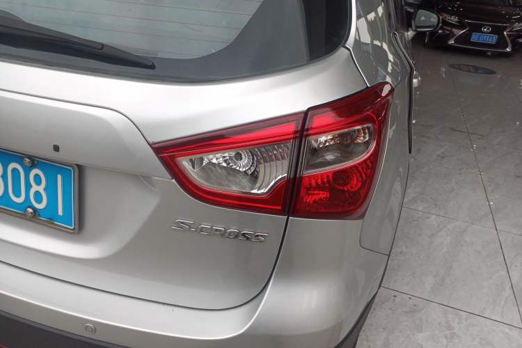 Used Suzuki S-Cross 2015 1.6L CVT Two-Wheel Drive Elite Version