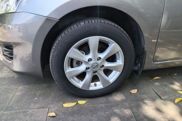 Used Nissan Tiida 2011 1.6L CVT Smart Version Left Front Wheel Hub