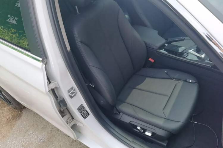 Used BMW 3 Series 2016 316i Fashion Model