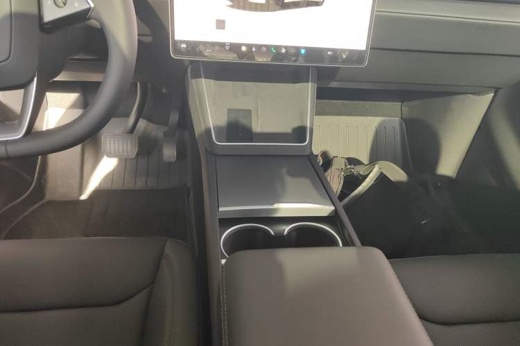 Used Tesla Model Y 2025 Rear-Wheel-Drive Version